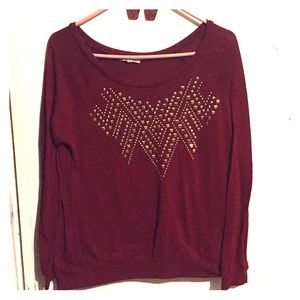 Very comfortable fitting sweater top.